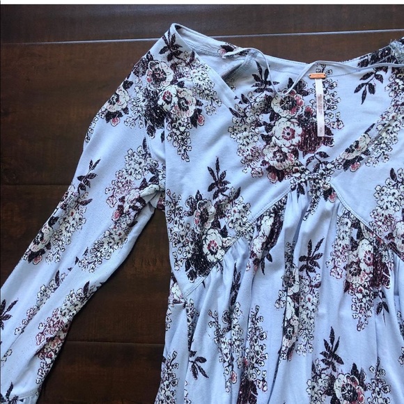 Free People bubble sleeve floral top - Picture 3 of 6